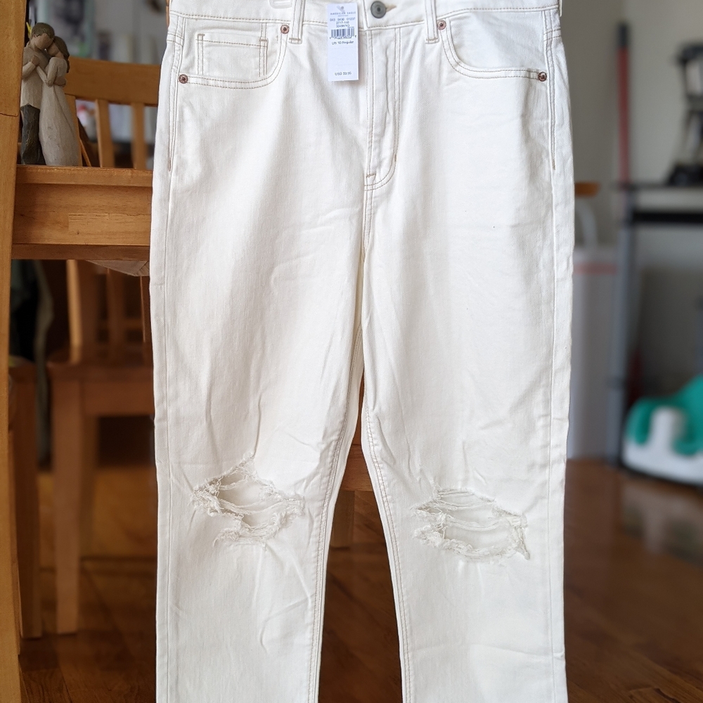 White mom jeans